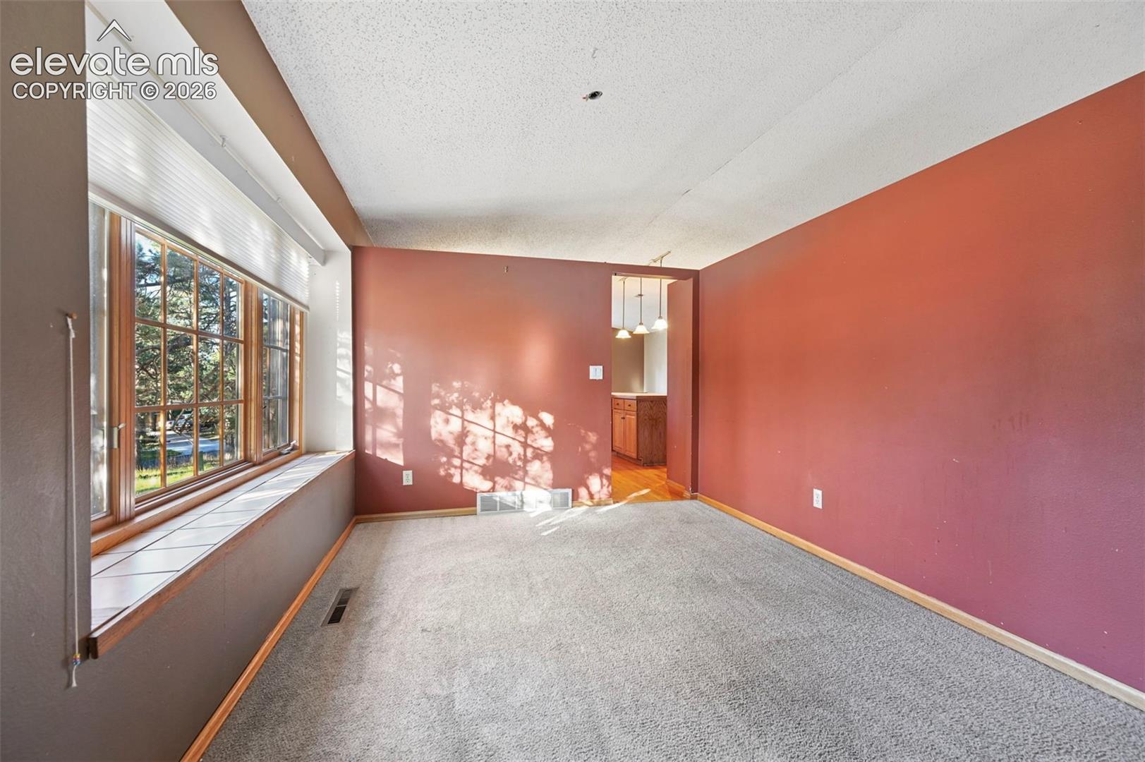 Listing photo 17 for 19280 doewood Drive