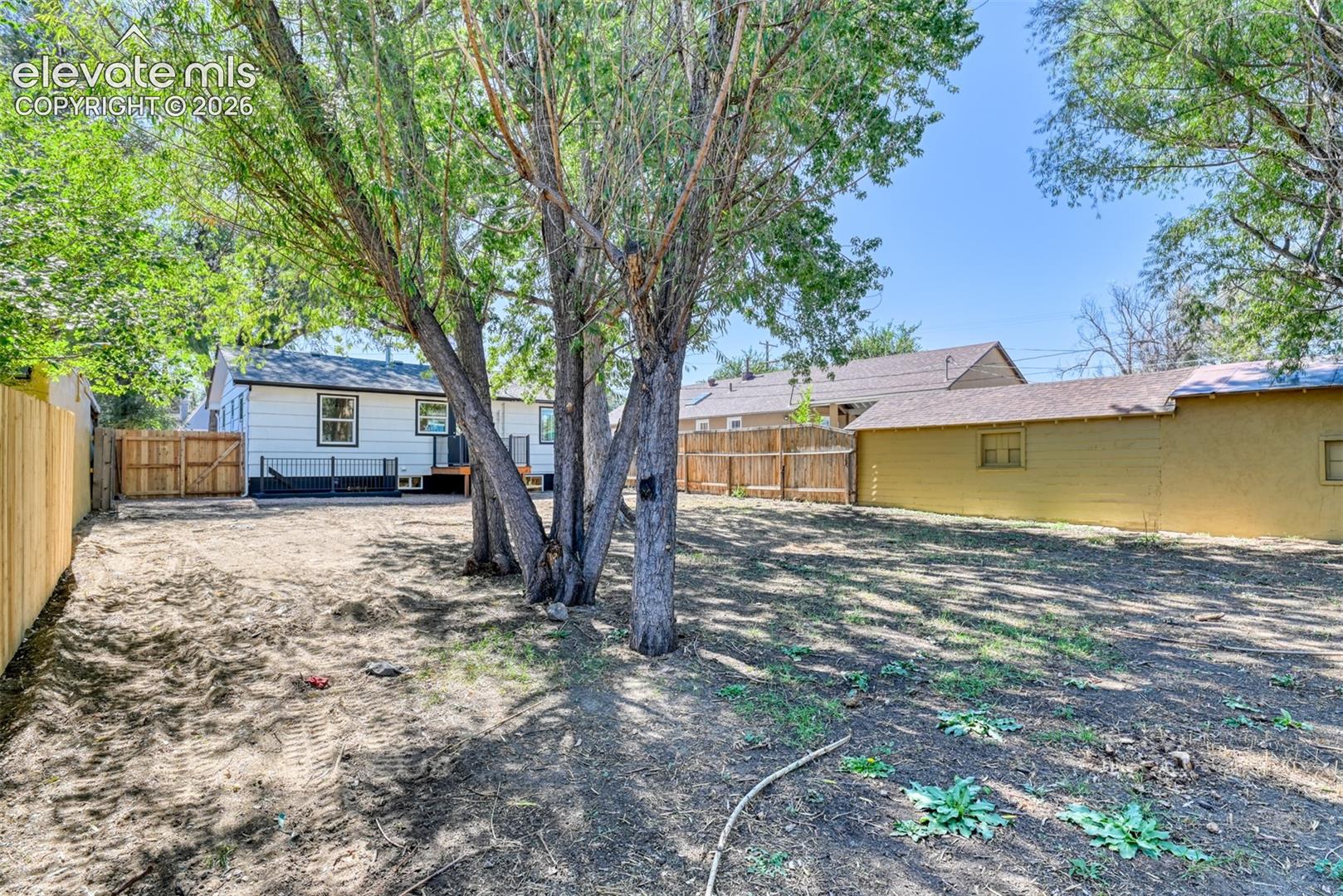 Listing photo 39 for 2606 E Boulder Street