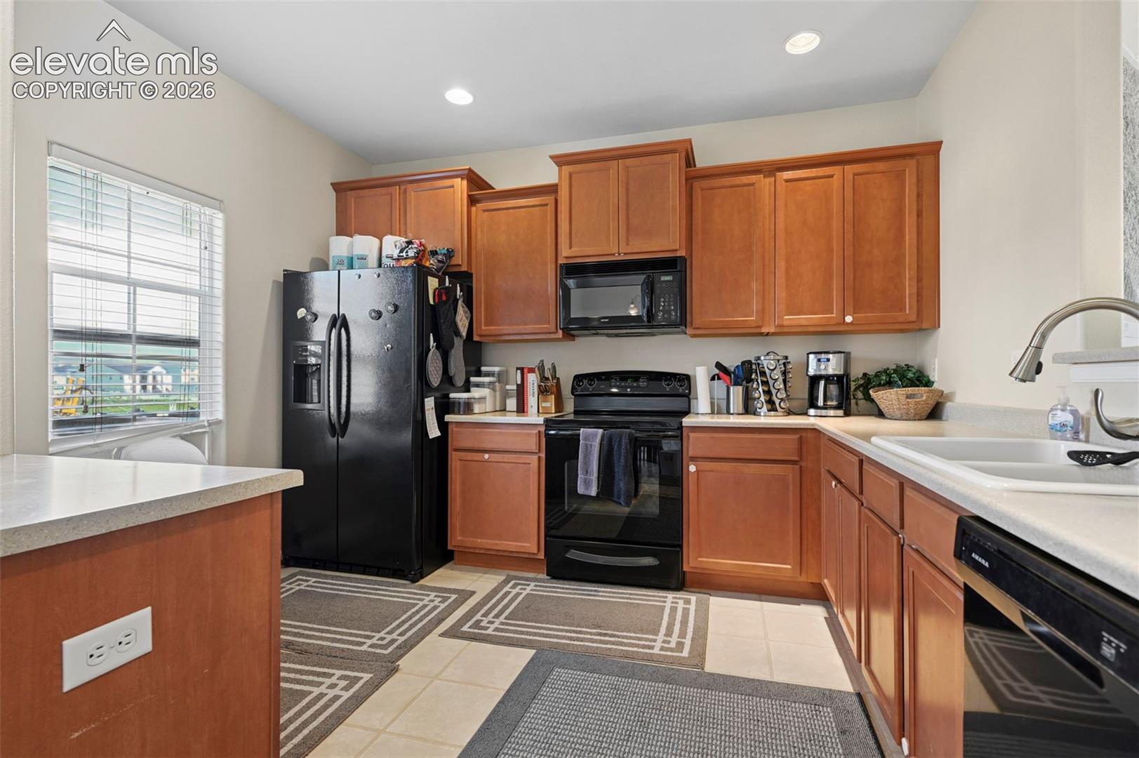 Listing photo 6 for 917 Burning Bush Point