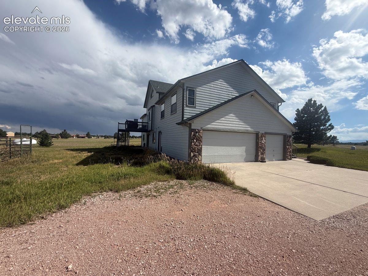 Listing photo 2 for 18165 Pinon Park Road