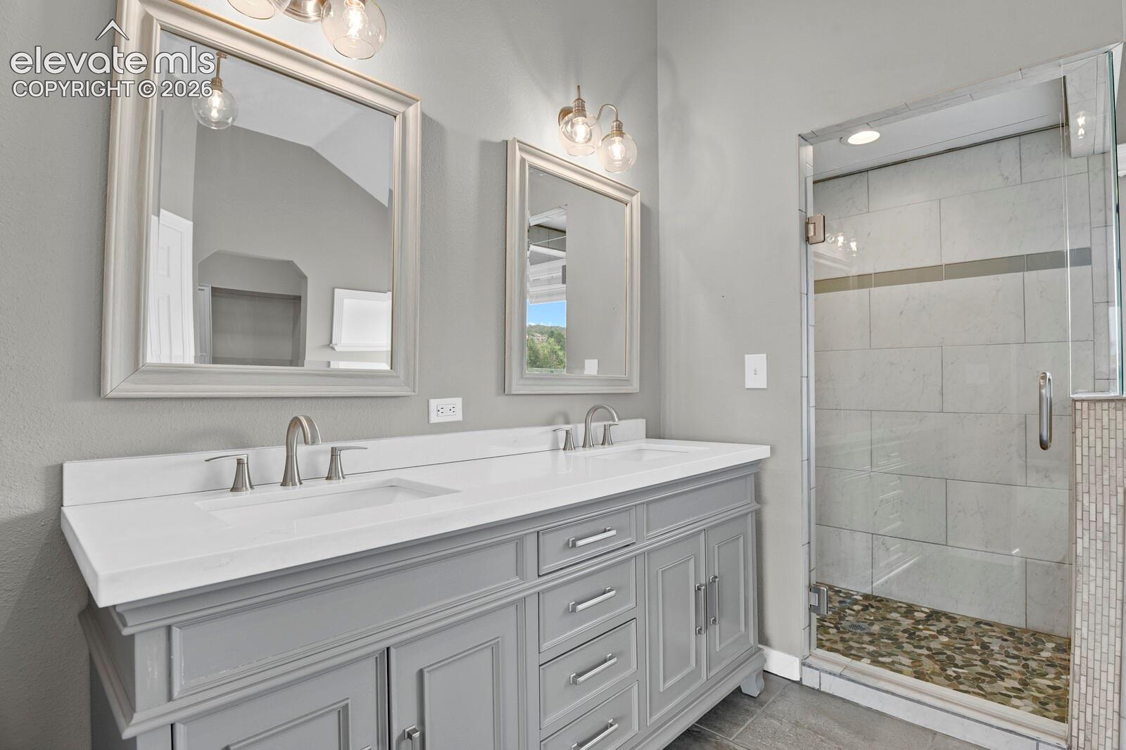 Listing photo 14 for 916 W Caribou Drive