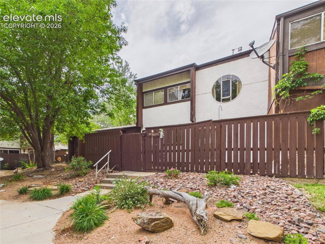 164 Bonnymede Road E — listing photo
