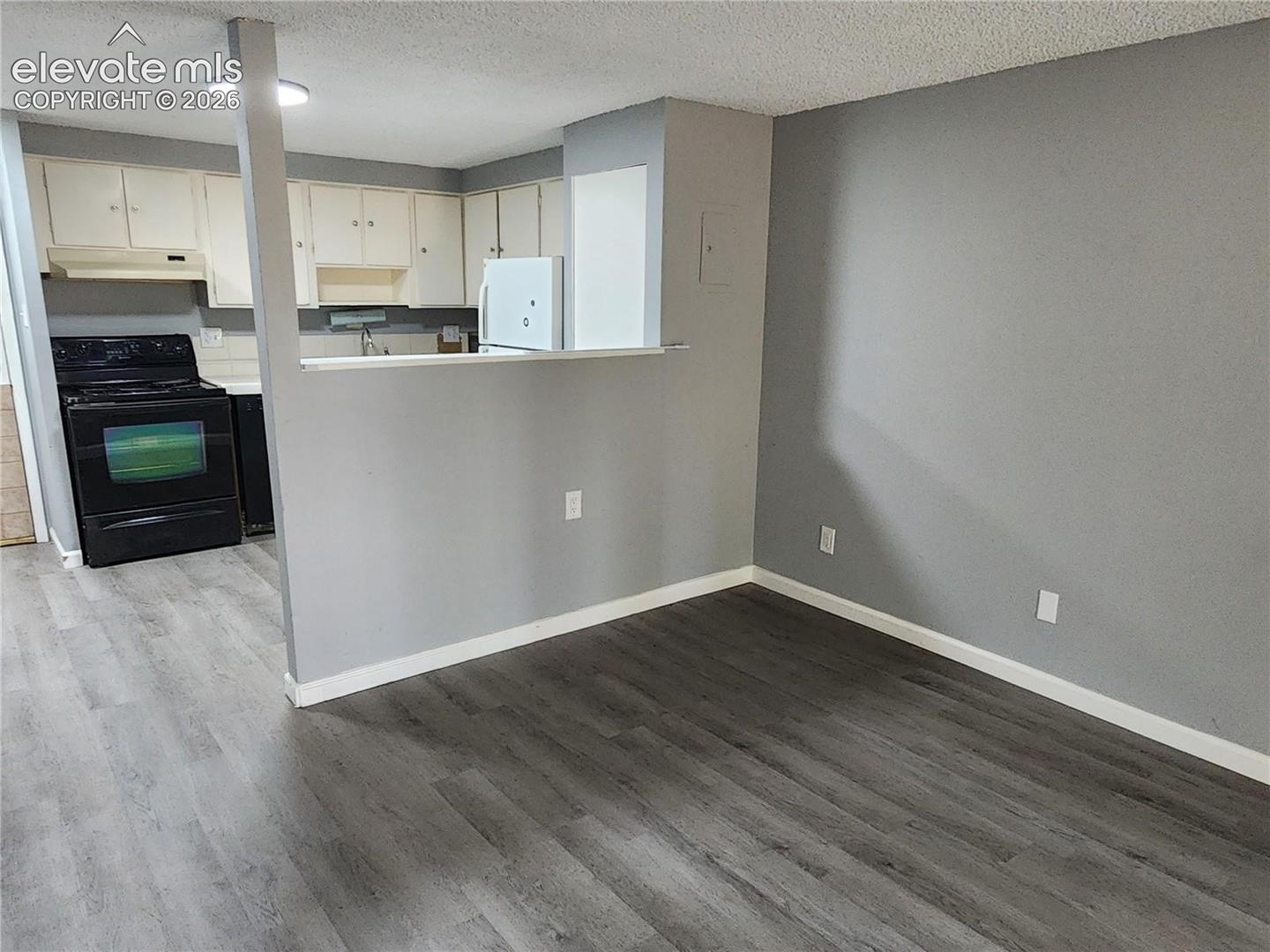 Listing photo 5 for 1306 S Parker Road 162
