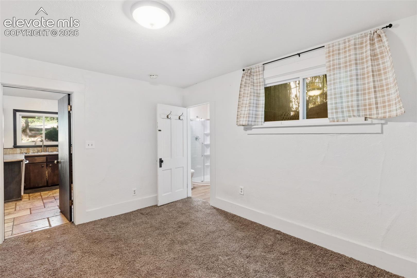 Listing photo 18 for 220 Illinois Avenue