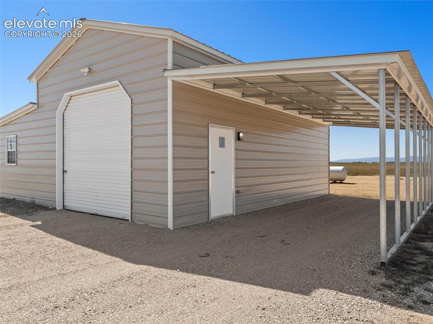 Listing photo 6 for 380 Edison Road