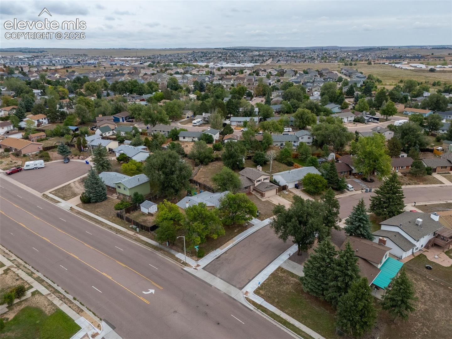 Listing photo 31 for 1945 Mineola Street