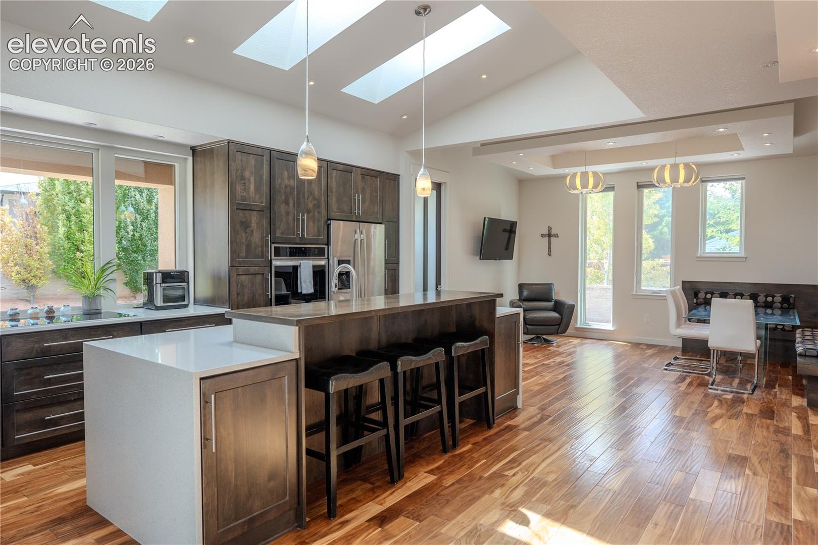Listing photo 7 for 5638 Venezia Way