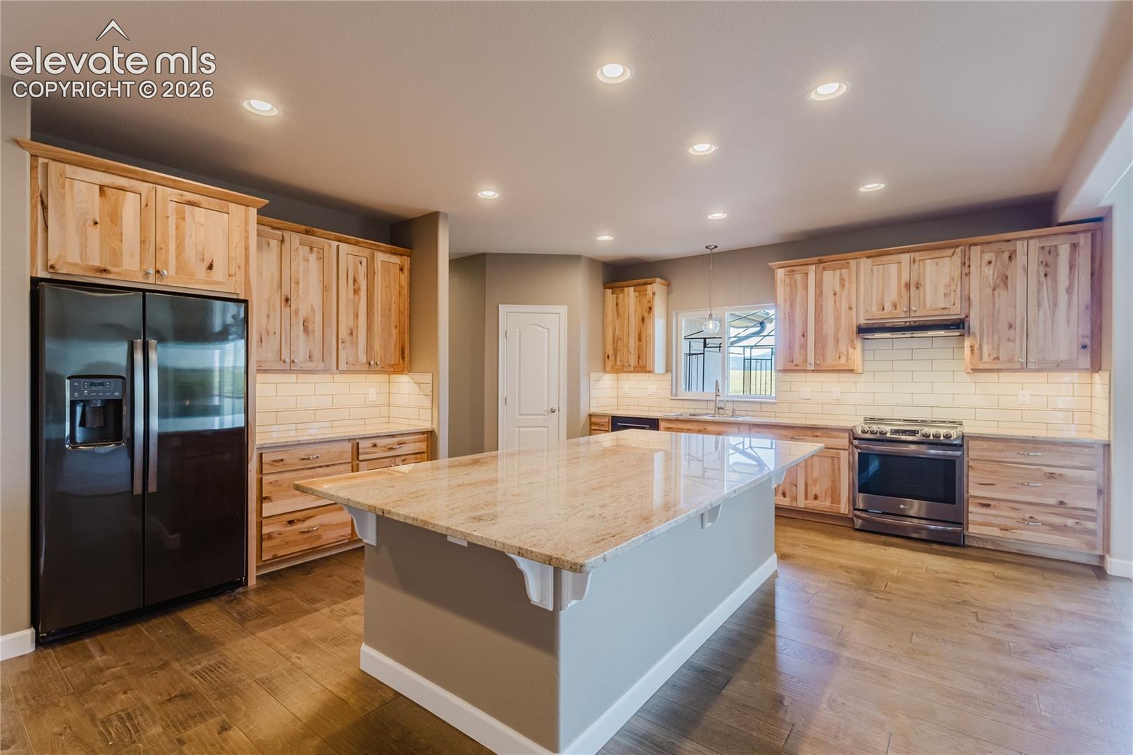 Listing photo 14 for 407 Silvermoon Heights