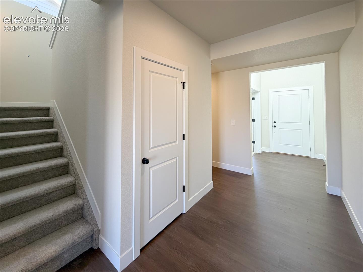 Listing photo 14 for 8206 Lemon Grass Road