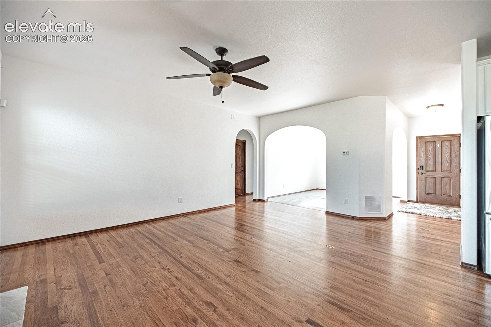 Listing photo 11 for 11824 Black Hills Drive