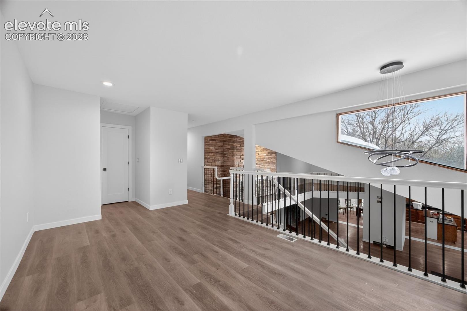 Listing photo 13 for 4180 S Monaco Parkway