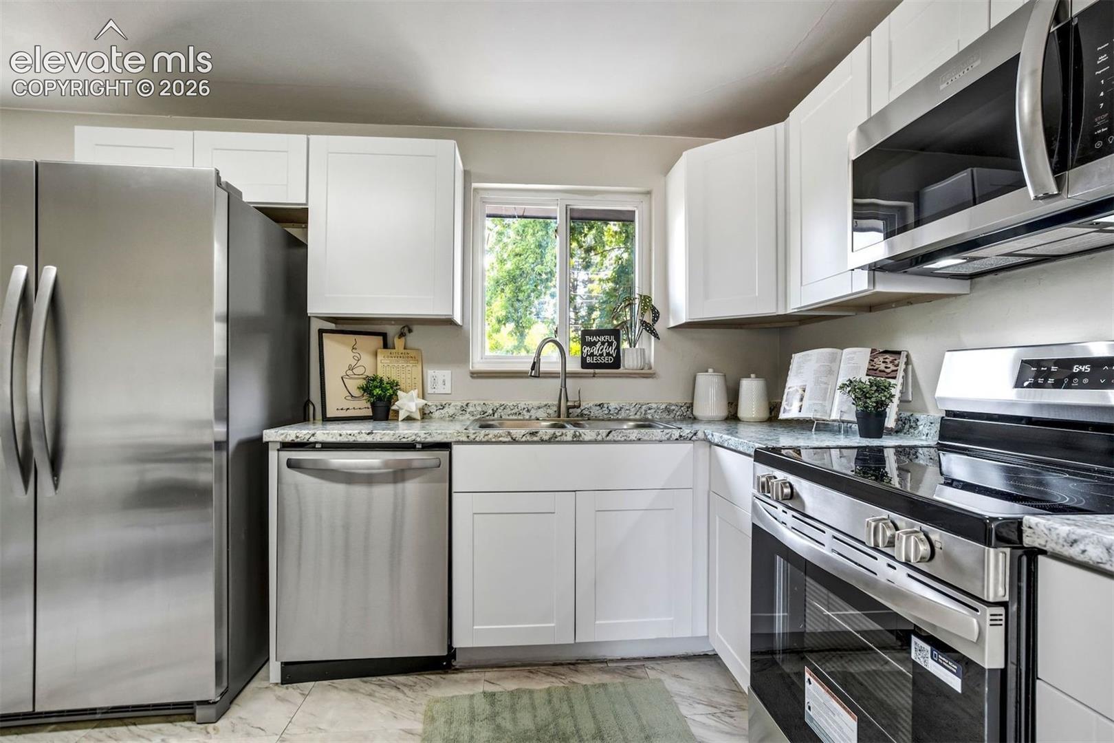 Listing photo 8 for 65 S Roosevelt Street