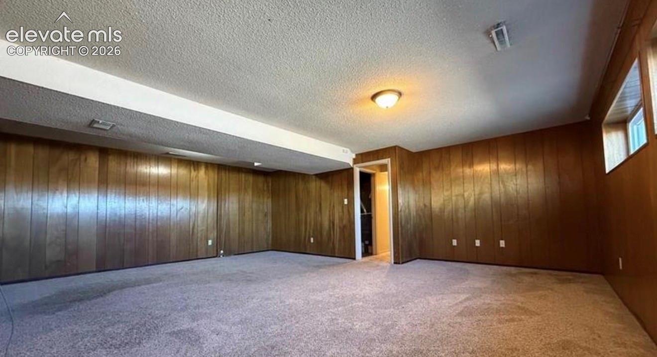 Listing photo 18 for 7 Echo Place