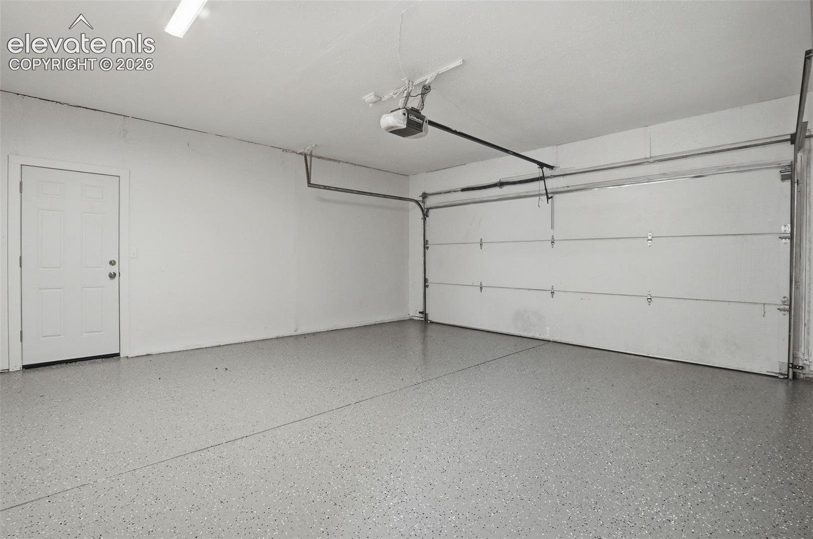 Listing photo 35 for 960 Crandall Drive
