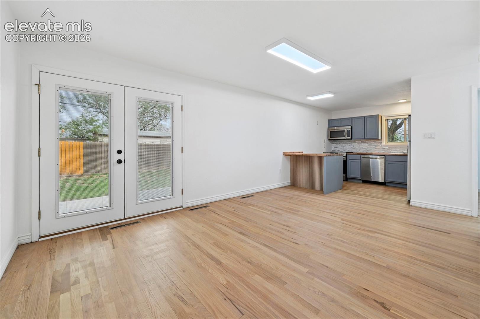 309 Redwood Drive, photo 6