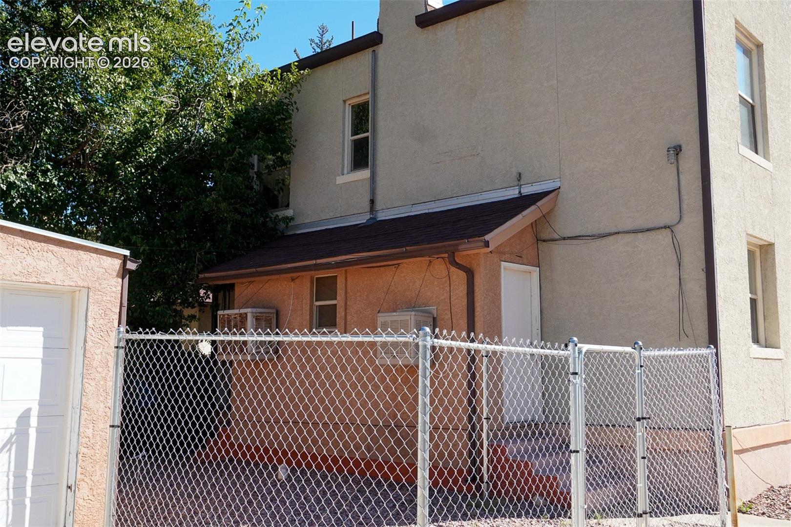 Listing photo 7 for 129 Van Buren Street 131