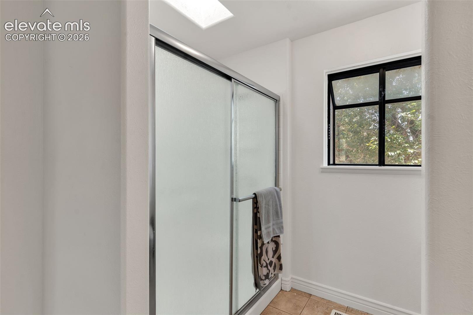 Listing photo 24 for 1004 Ridgeview Place