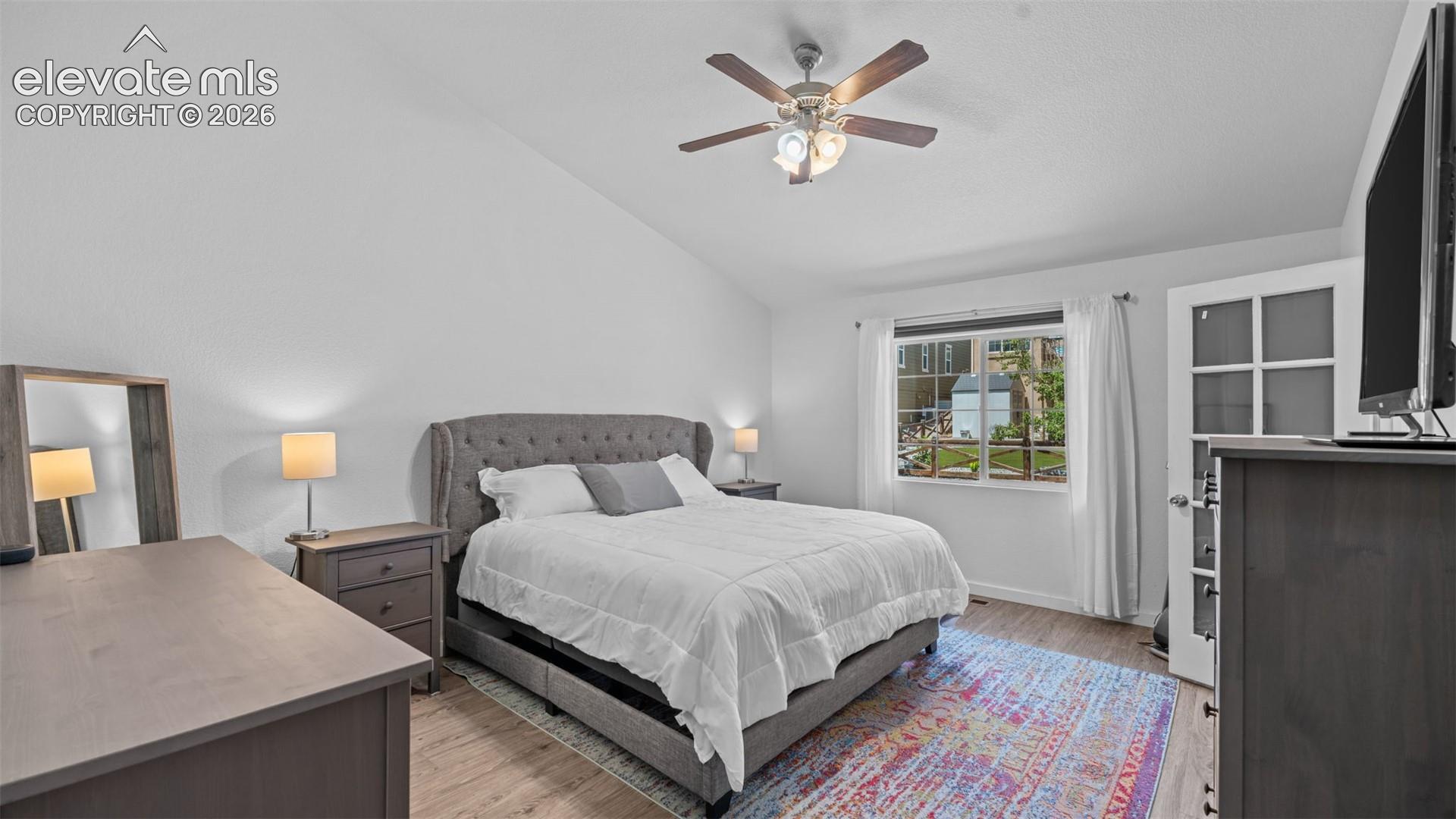 Listing photo 15 for 8068 Hollygrape Lane