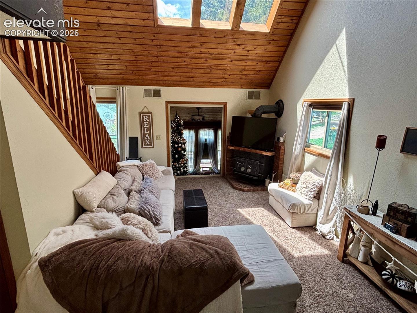 Listing photo 12 for 410 Hillcrest Avenue