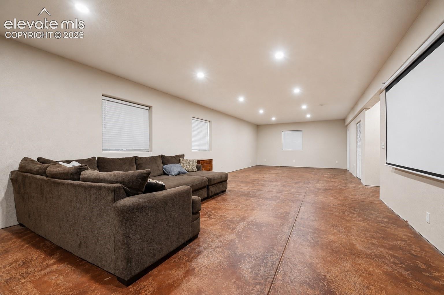 Listing photo 35 for 10813 White Sands Court