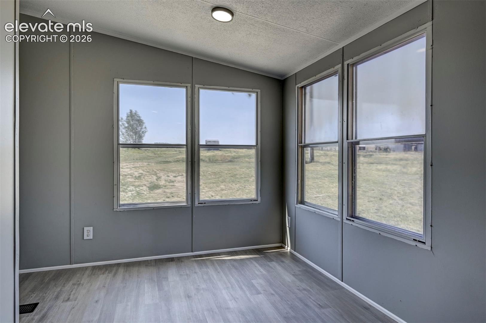 Listing photo 8 for 15320 Fairplay Road