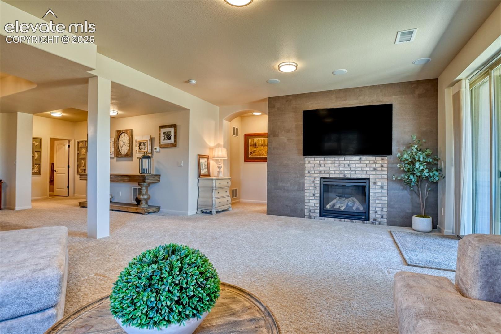 Listing photo 21 for 2313 Rainbows End Point