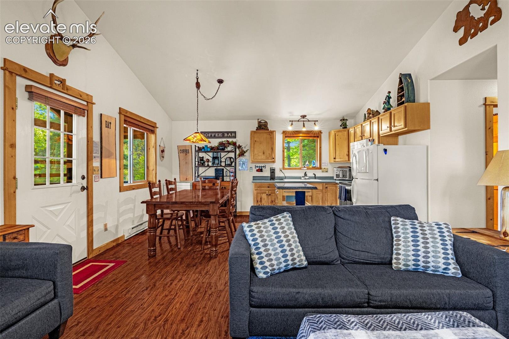 Listing photo 3 for 108 Spring Valley Lane