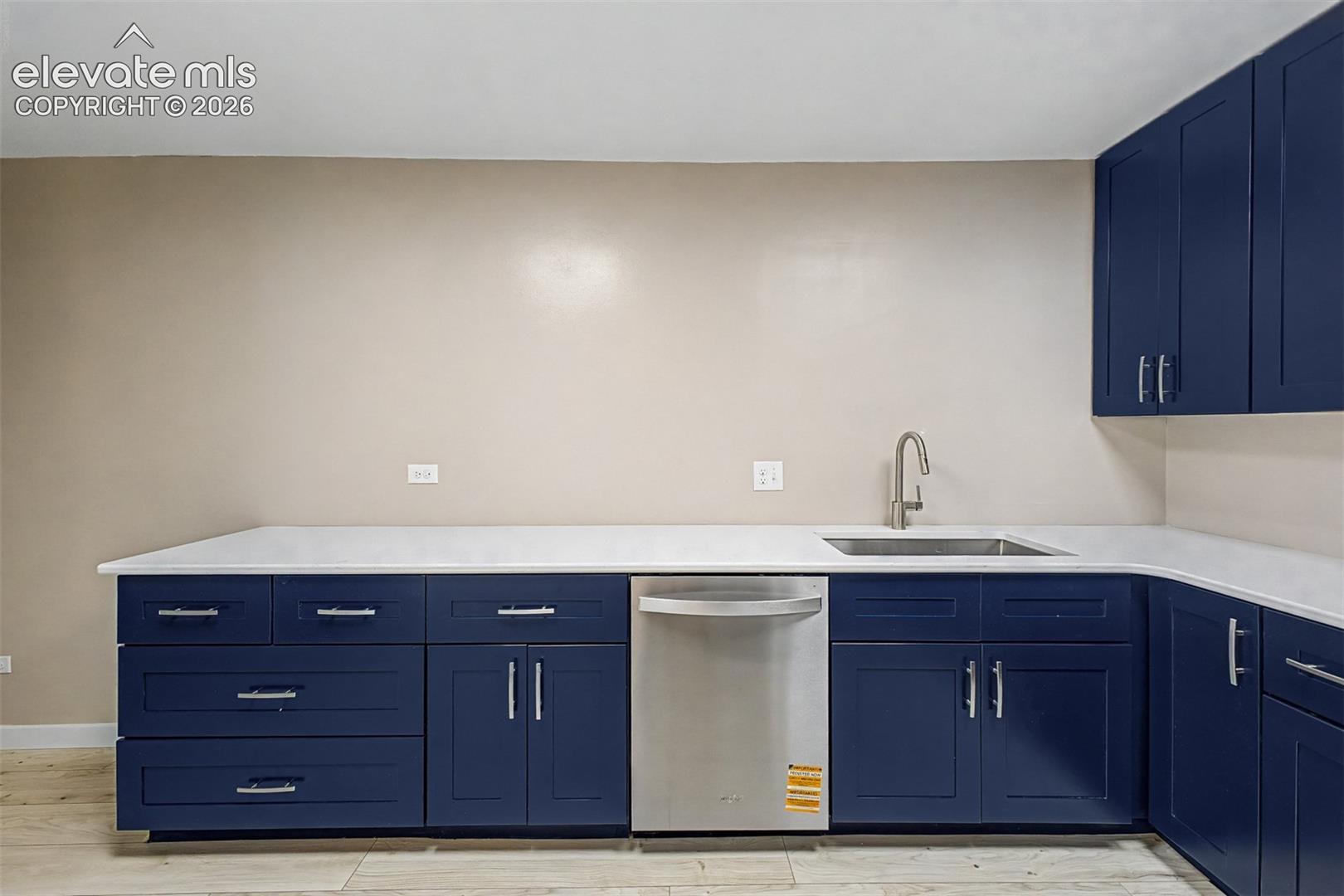 Listing photo 7 for 605 S Alton Way 12C