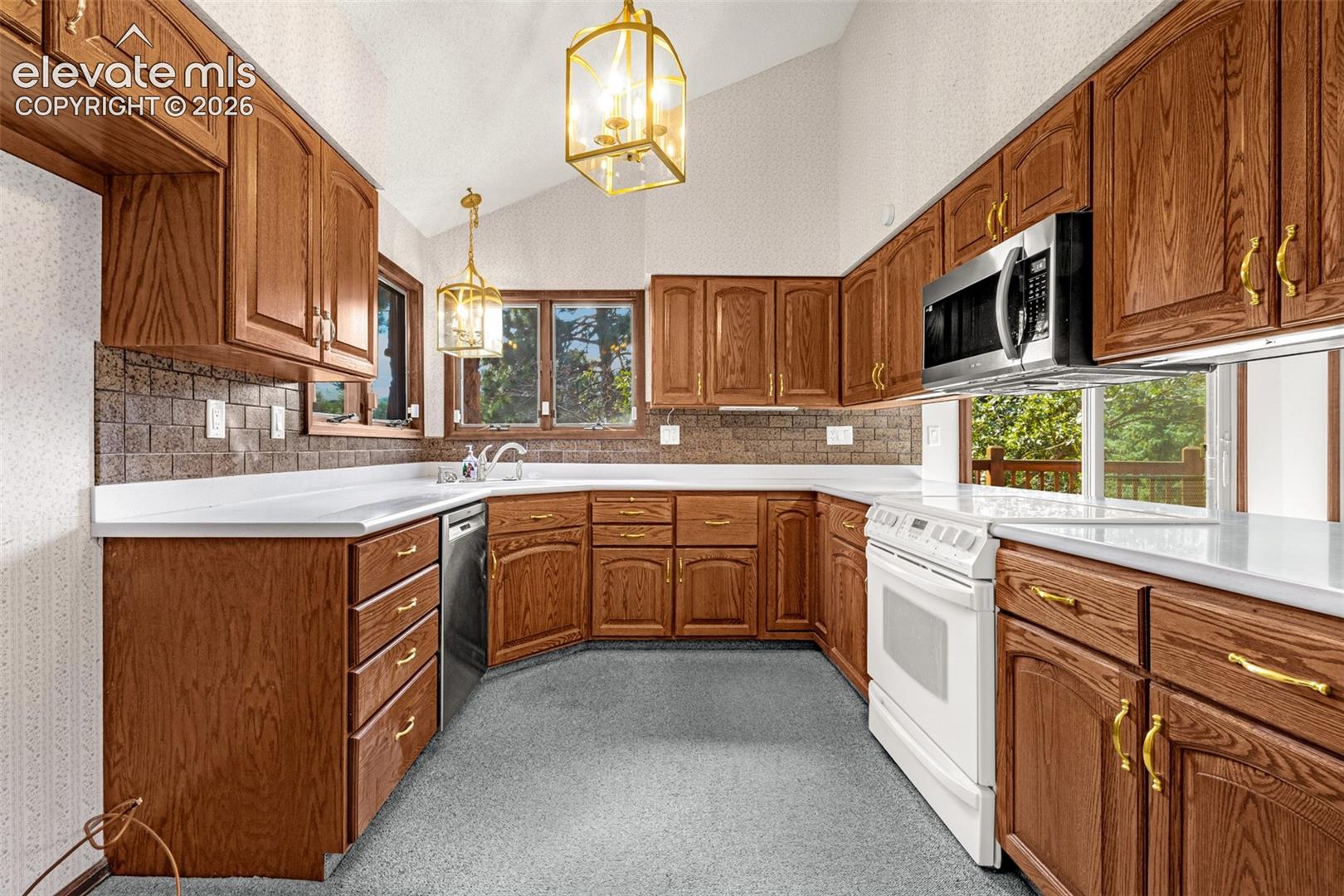 Listing photo 11 for 3510 David Lane
