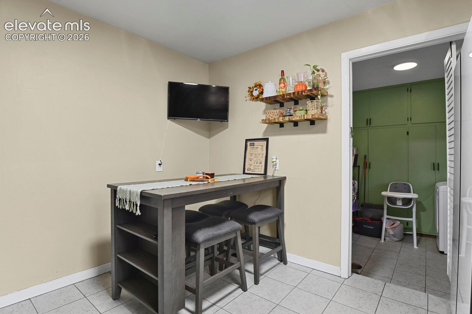 Listing photo 15 for 153 Rose Drive