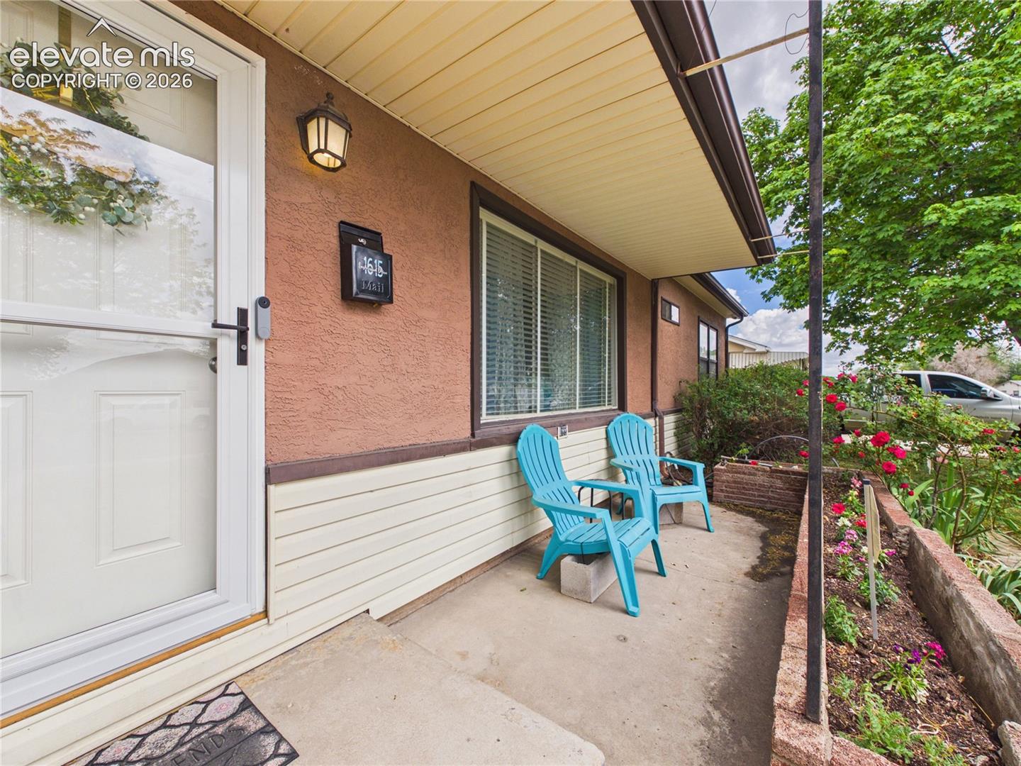 Listing photo 4 for 1615 Englewood Drive