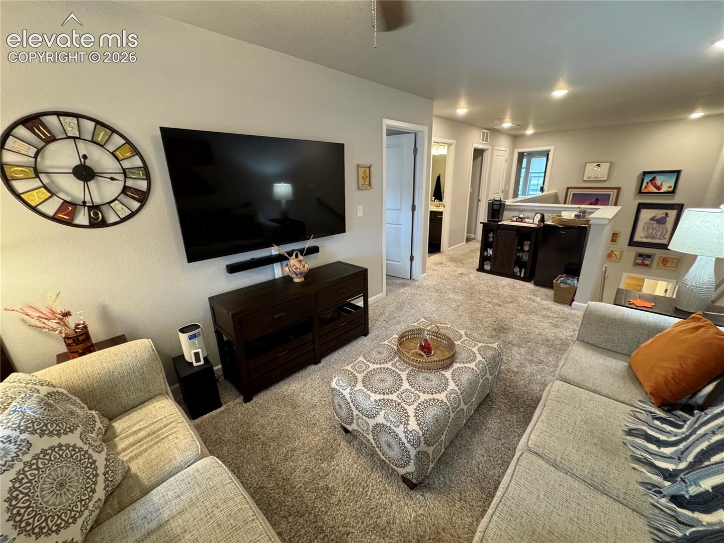 Listing photo 9 for 8610 Laurel Mountain View