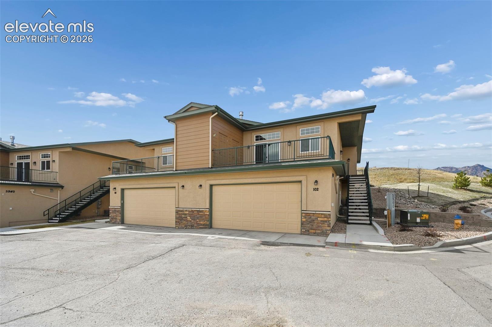 5930 Eagle Glen View