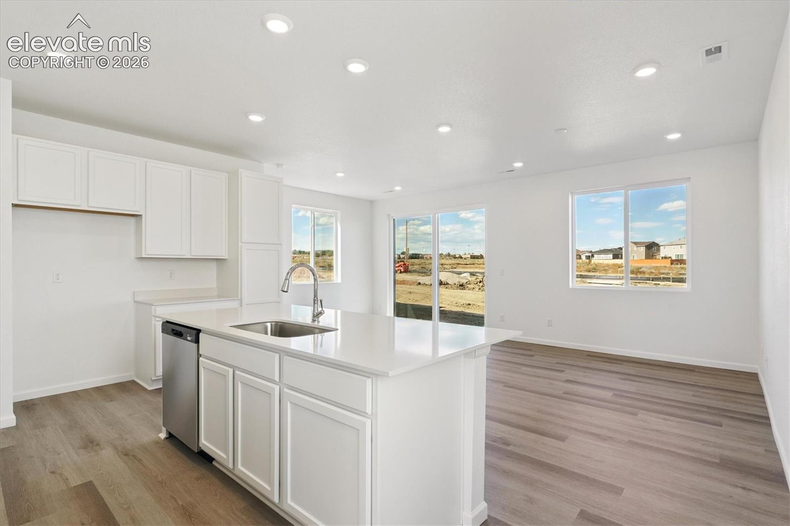 Listing photo 7 for 2513 Milano Way