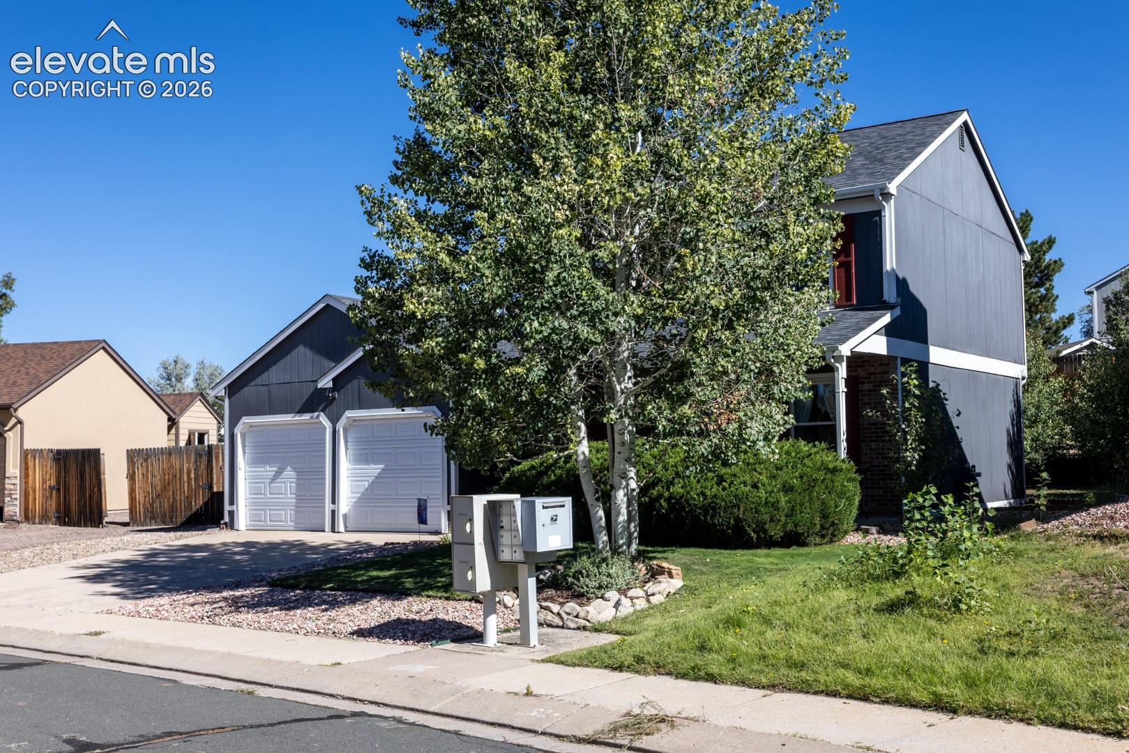Listing photo 3 for 3420 Excelsior Drive