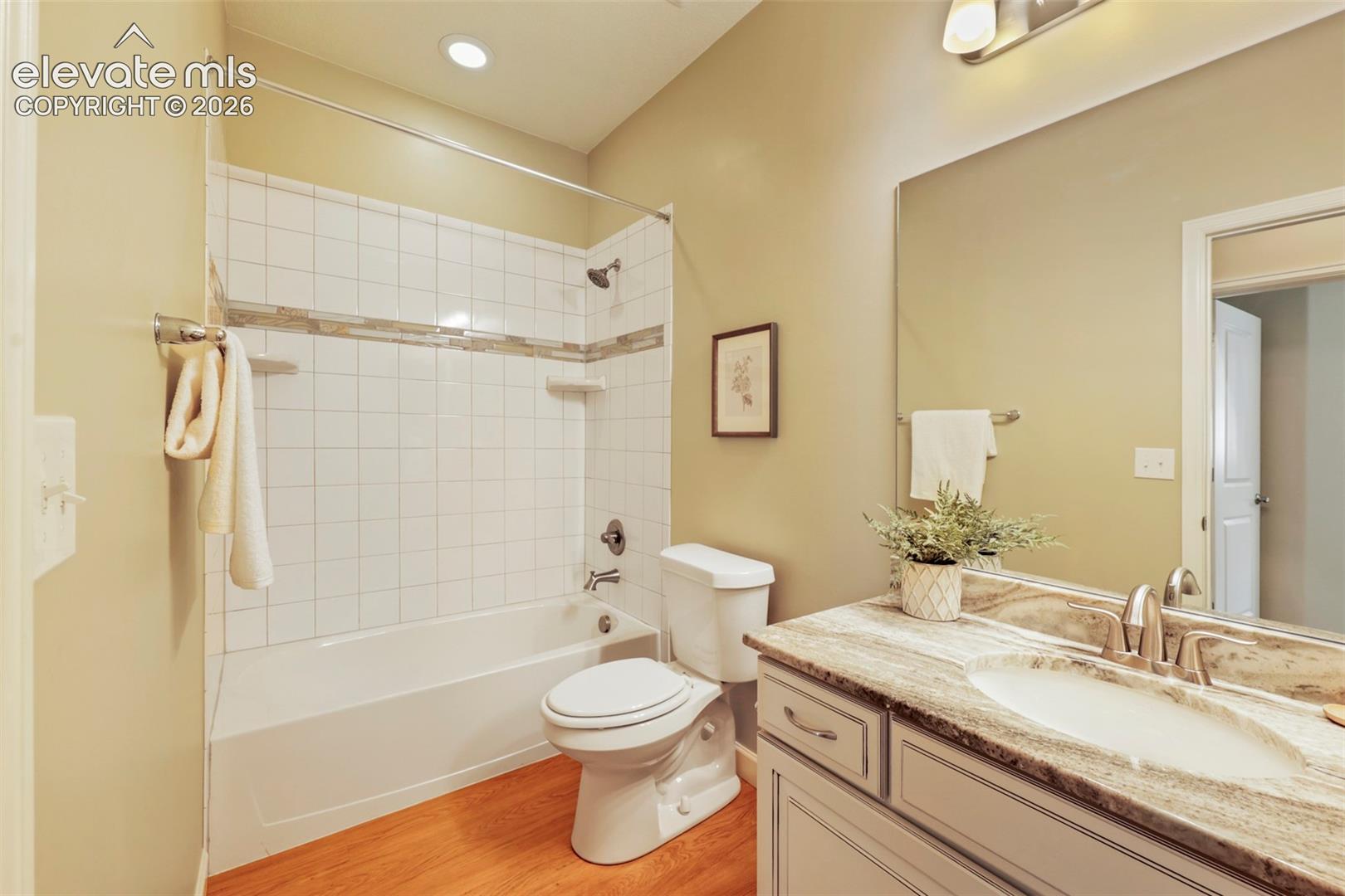 Listing photo 31 for 3973 John Court