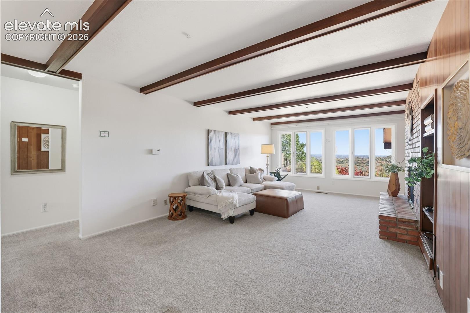 Listing photo 5 for 223 Crystal Hills Boulevard