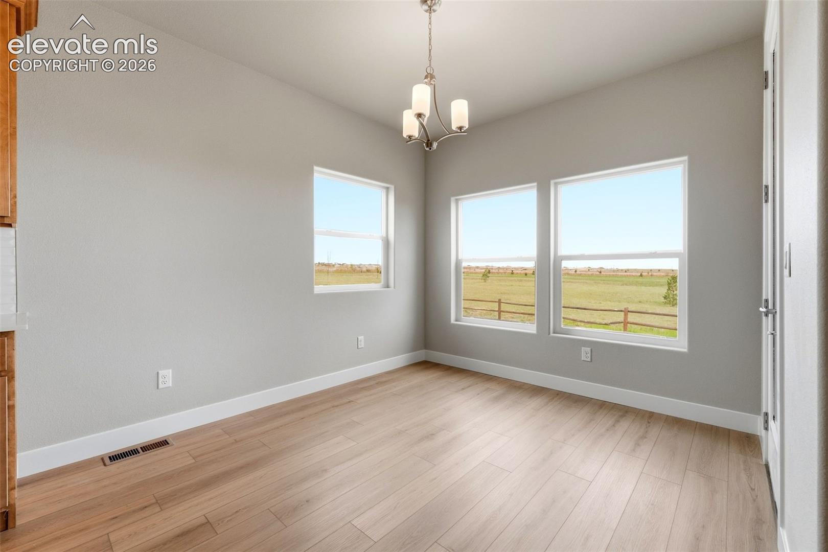 Listing photo 17 for 13513 Crooked Hill Drive
