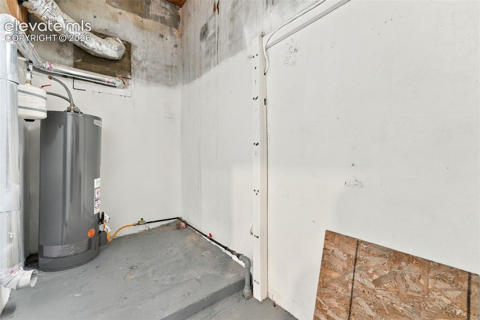 Listing photo 21 for 412 E St Vrain Street