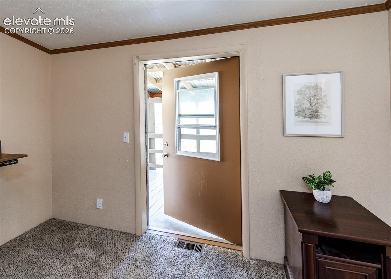 Listing photo 28 for 405 3rd Street
