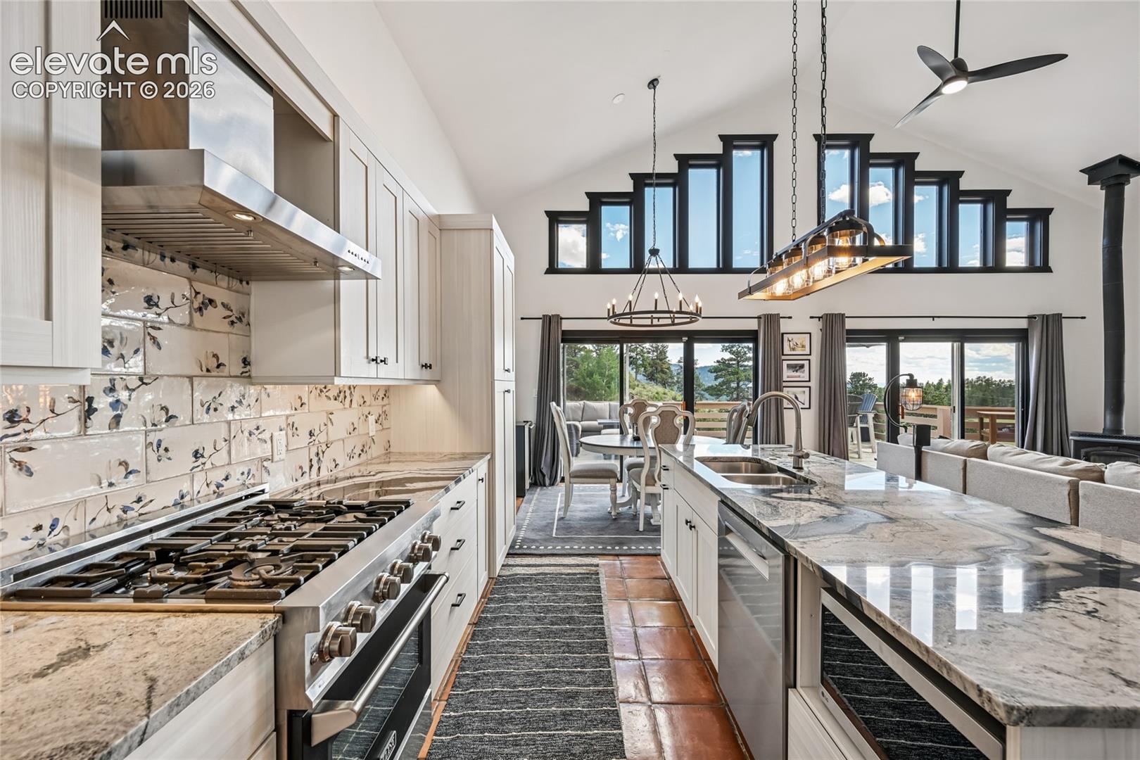 Listing photo 14 for 1245 Highland Meadows Drive