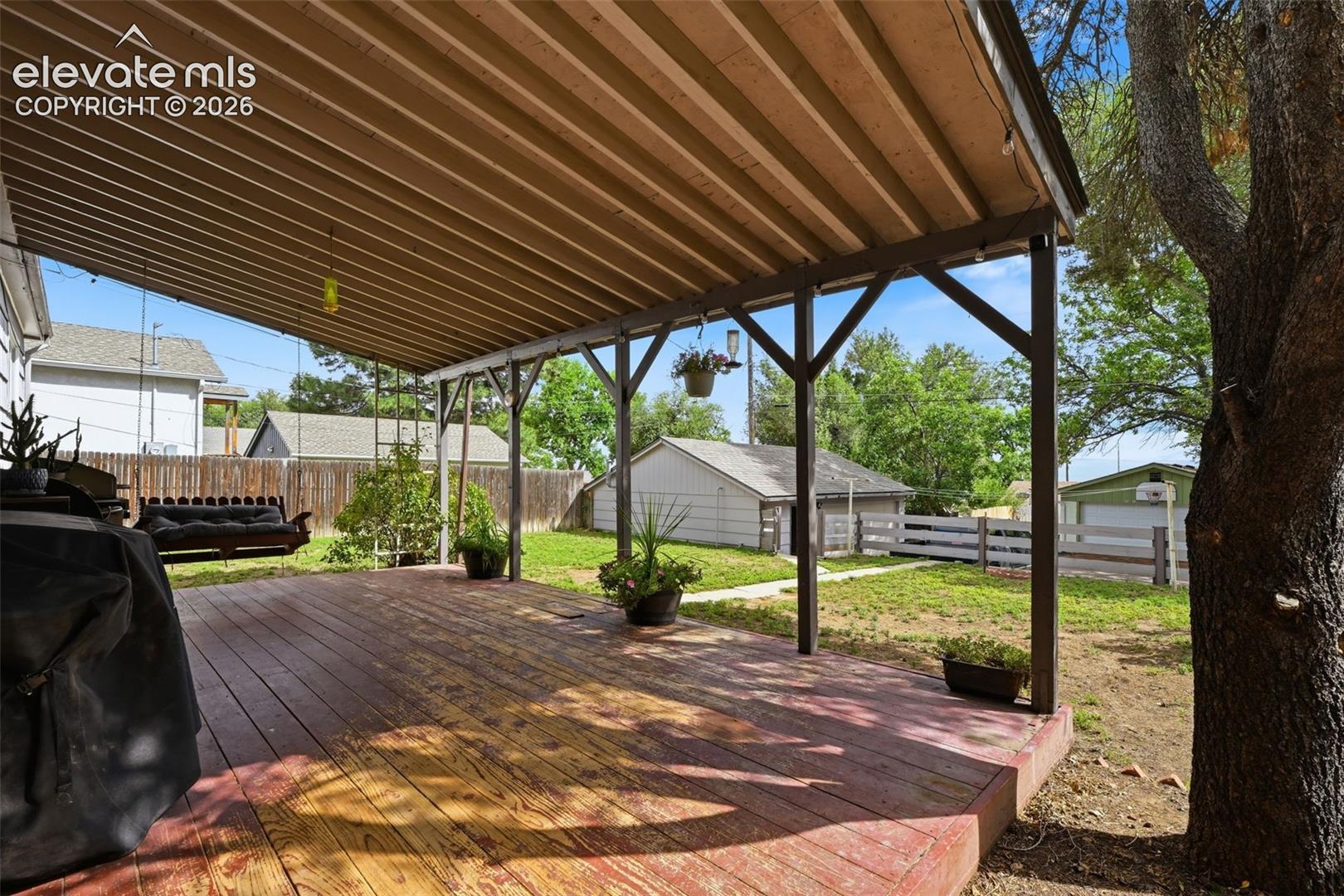 Listing photo 6 for 2637 Waldean Street