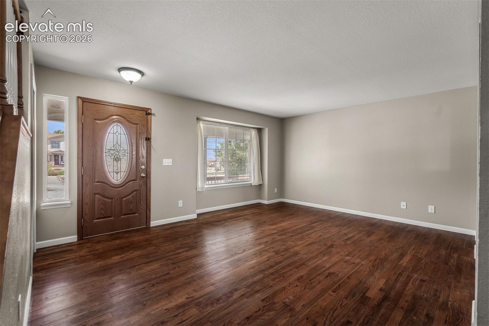 Listing photo 3 for 7477 Theresa Drive