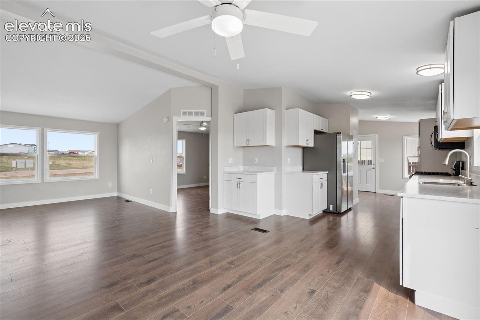 Listing photo 15 for 4671 Pipestem Avenue