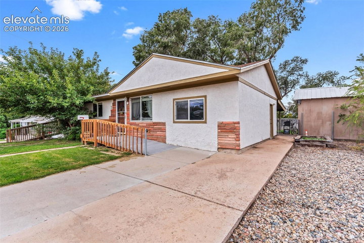 3 MacArthur Road — listing photo