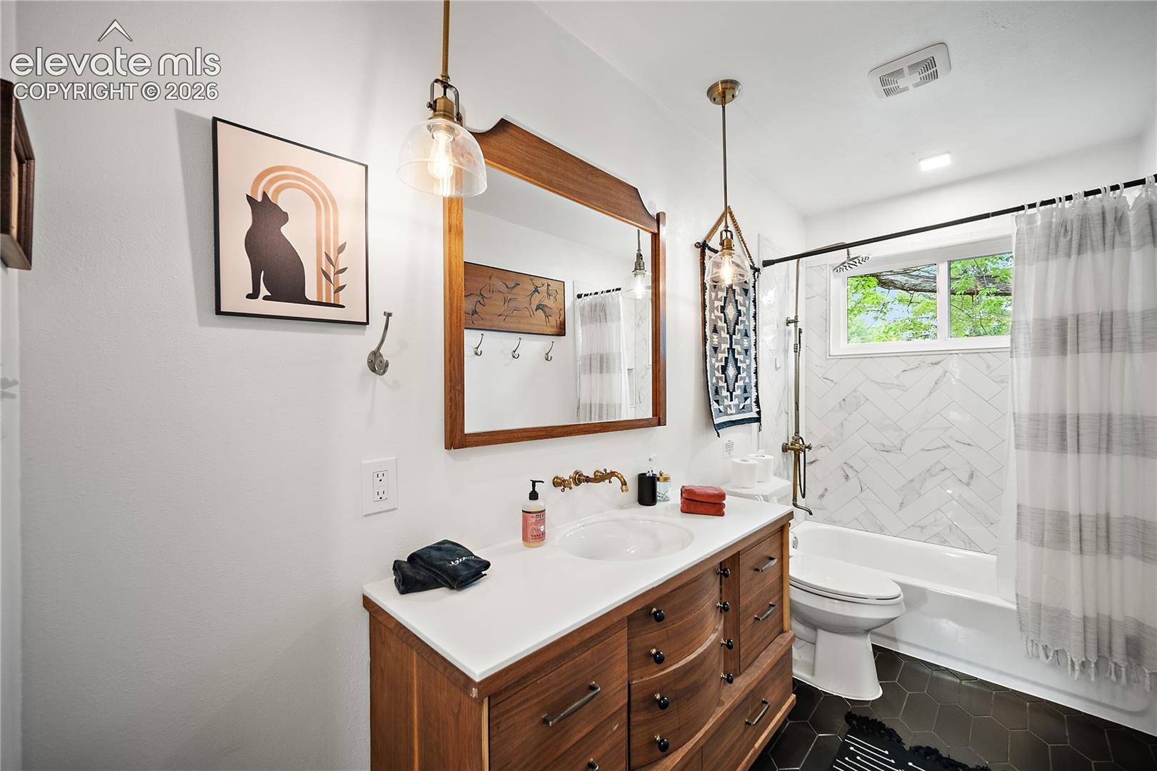 Listing photo 23 for 2414 E Caramillo Street