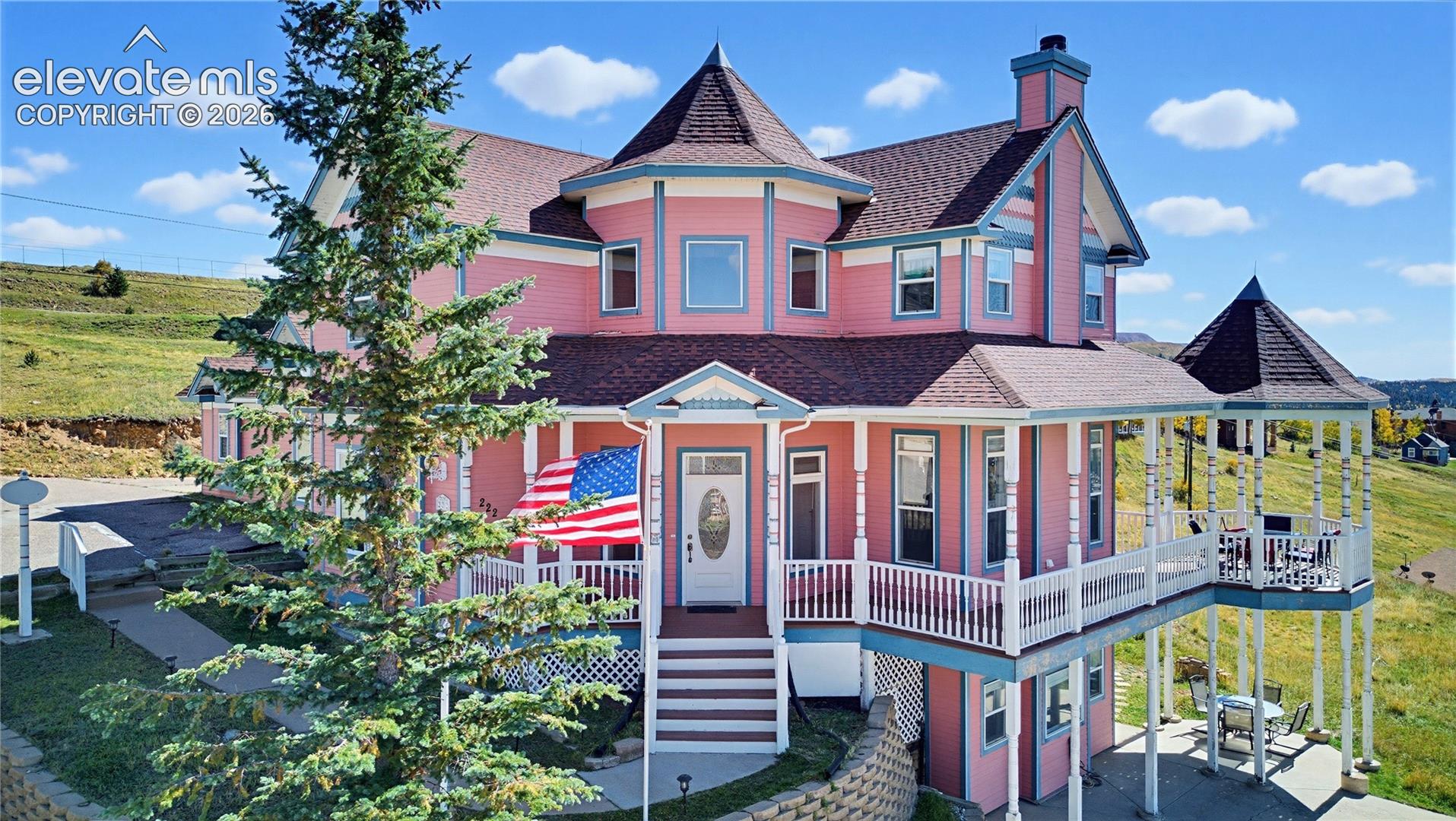 222 E Placer Street — listing photo