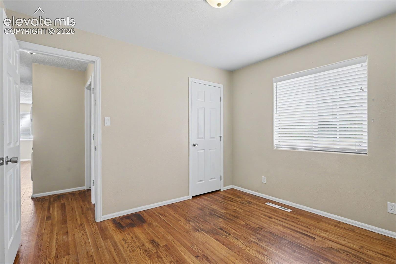 Listing photo 23 for 105 Linden Drive
