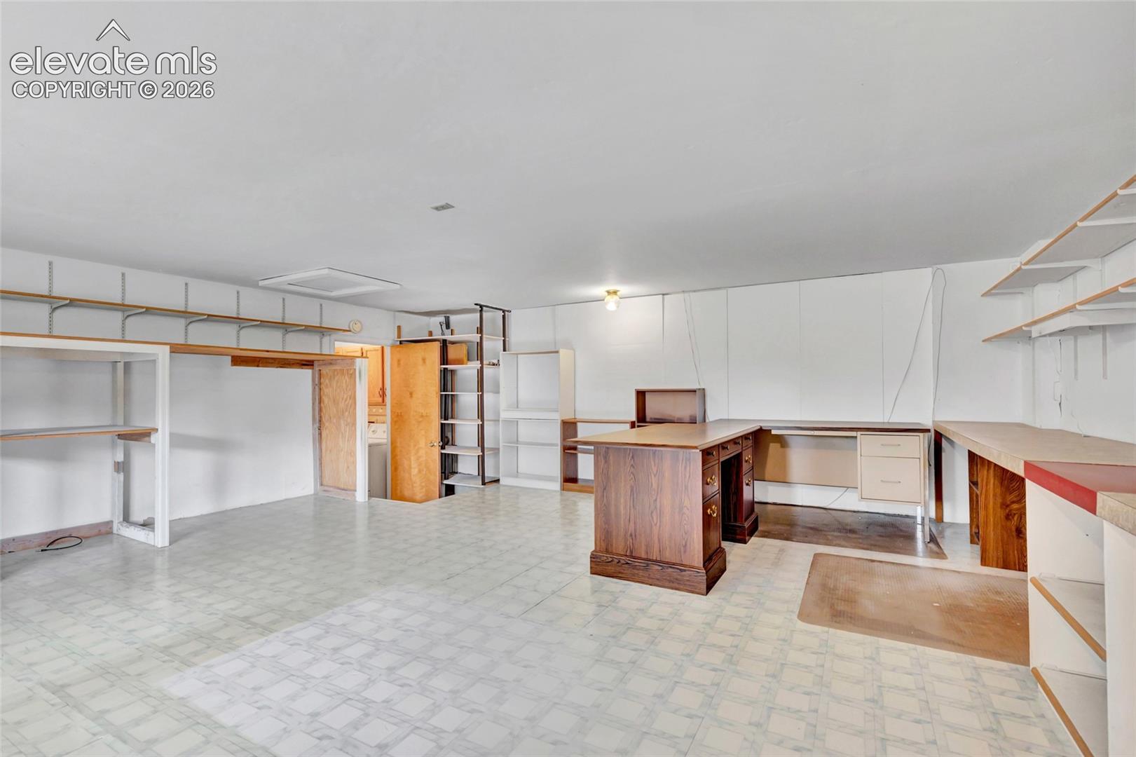 Listing photo 17 for 1405 Vondelpark Drive