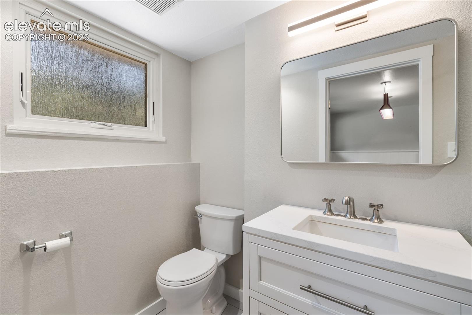Listing photo 19 for 509 W Cheyenne Road